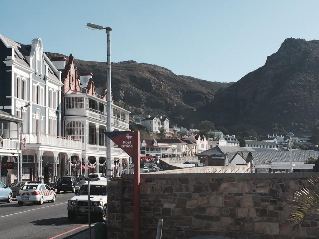 Port Of Call Simonʼs Town Екстериор снимка